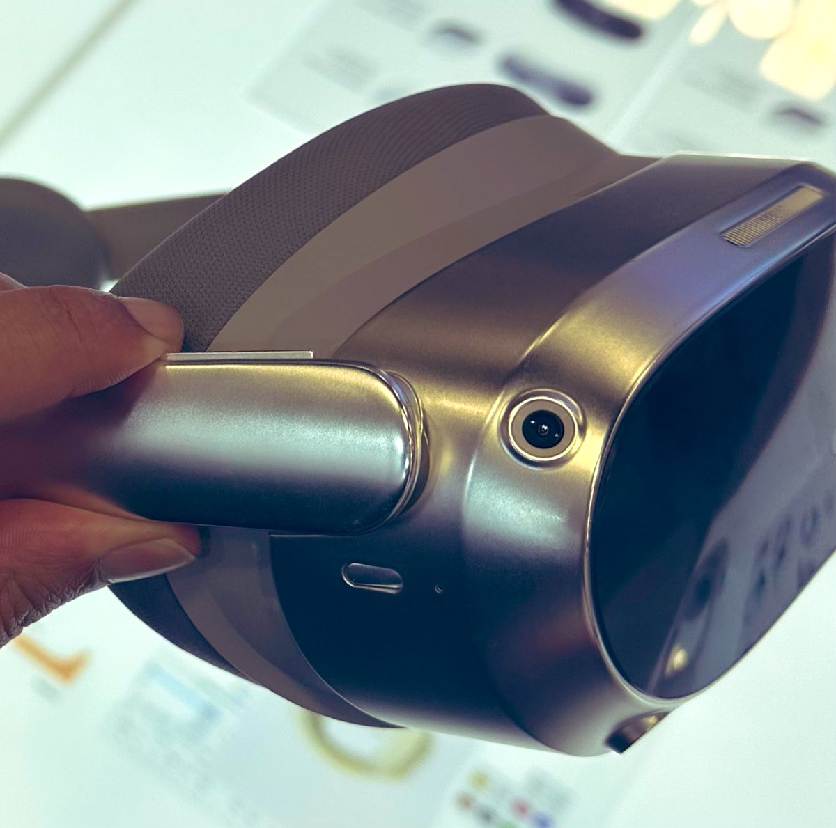 AngryArray's tweet image. 2023 has been the most exciting year for VR that I have seen at GDC. Wait! Before you disagree bc you are here and don’t see a lot of VR promotion, that is the point. The industry was bloated with hype-train content for years. It’s now filtered down to its pure form. #GDC23