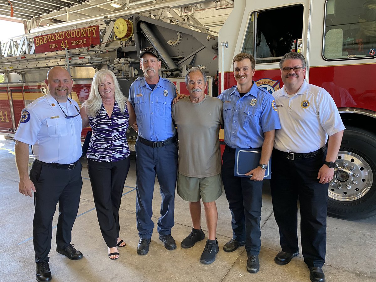 BCFREMS's tweet photo. A great way to end the week, recognizing #BCFREMS personnel & a citizen responder for the successful resuscitation of SCA victim. Bystander CPR & defibrillation x 1 yielded ROSC while enroute to hospital. Thank you for a job well done!!! #BCFRProud #EMSOfficer #HPCPR #teamwork https://t.co/BUmuxlhkdx