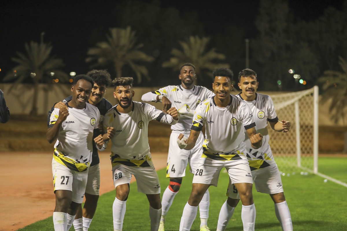 ⏰| نهاية المباراة :

#طويق 3 ✖️  2 الجندل

⚽️ علي الزبيدي. 
⚽️ نمر غزواني. 
⚽️ عبدالله السيحاني. 

#دوري_الدرجة_الثانية 
#نادي_طويق 

ألف مبروك لعشاق طويق العريق 🖤💛🤍'