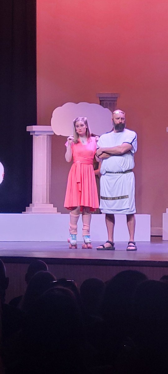 MineolaFineArts tweet media