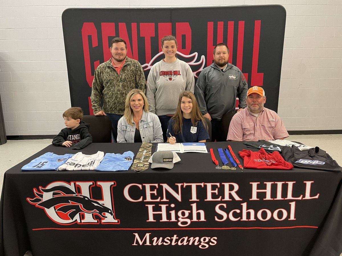 TweetDCS_CHHS's tweet photo. Congratulations Linley! Signing today for Soccer and PowerLifting at BMC! AND has signed with the National Guard! #RespectTheHill #alwaysamustang https://t.co/C8PV02z7en