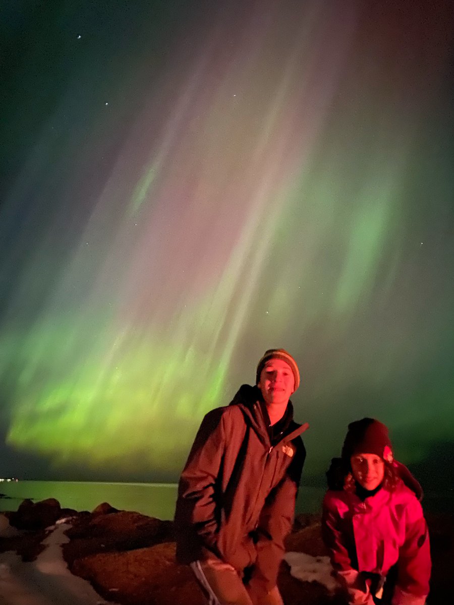 SANB282's tweet photo. I often fail as a parent 😐 but last night Mike and I were able to show our kids this. Hanging out with @LakeSuperior over spring break and this happens! #parentwin #thisiseverbrighter #howisthisreal https://t.co/SwGbPoEeoU