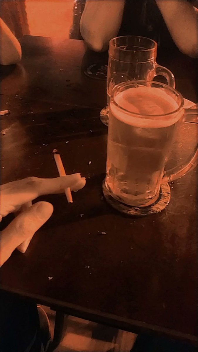 Alves21D's tweet photo. Eu esperando virar uma Regina George e virando uma Regina rouca kkkk não era isso q eu queria kk https://t.co/F4laRqDCnq