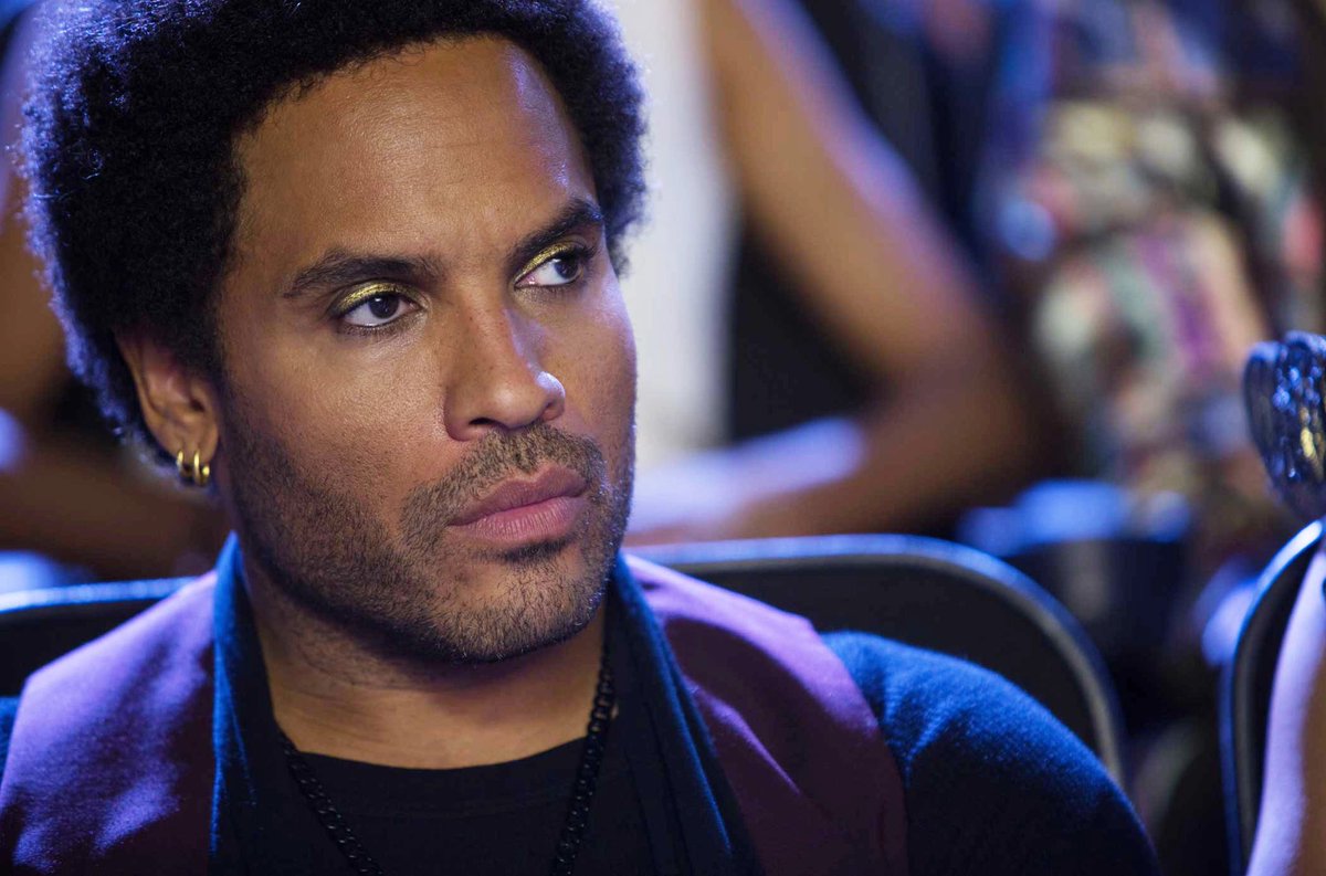 Lenny Kravitz says he has “started to notice more and more people were calling me [‘The Hunger Games’ character] Cinna out on the street and I was like, ‘What’s going on? Why are people all of a sudden back on that?'”

(variety.com/2023/music/new…)