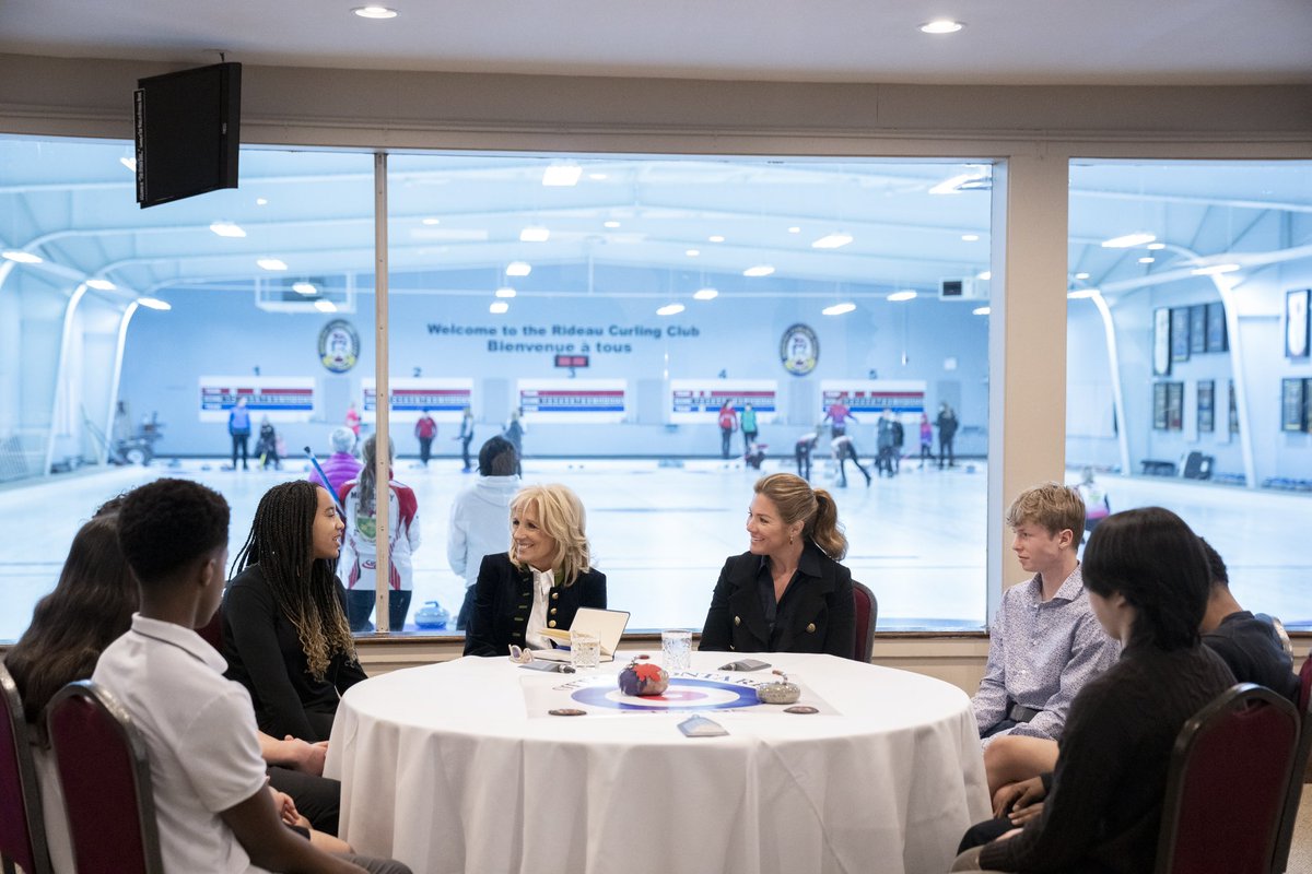 FLOTUS46Archive's tweet photo. Mental health is health — and I am so glad my friend Mrs. Grégoire Trudeau is encouraging young Canadians to take care of their mental health and well-being, on and off the ice. https://t.co/SsR6sadlEW