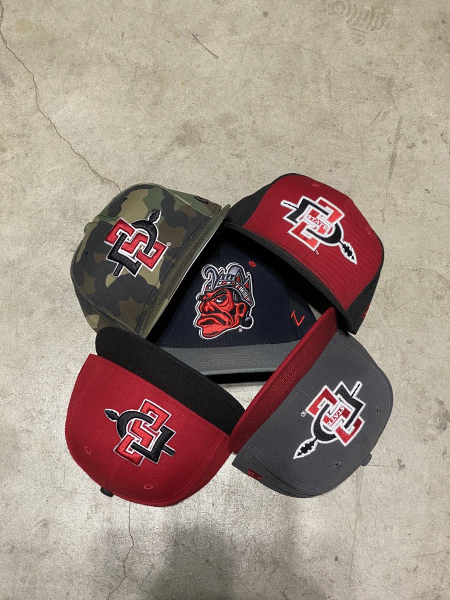 HopsHats's tweet photo. @GMaclagan @mbressler13 @FrankFlorida07 @dlock13 @jaylaw22 @Muzixndmd @NickWallace210 @SquatchoSpotti1 @ArizonaHiggins @SnottieDrippen @CapsCarson @BaseballCapHats @HardyTheHatGuy @Caplover83 @quebec_moore @thedadhat216 @bsouza916 @PapiCapsalot @JacobWischoff @oe3666 @jamesesiddall @el_gmac73 @theJB_04 @ItsErikMertens @SFHatDad @hatsgamestrains @AndrewHoddle @Benjamin_G_Lund @BRKCP_ @T_WITH_THE_DOT @FuzzyPolyester @benrod19 @patlarson1 @NinesNorth @mrbravo365 @mrsazhiggins @HatClub @TheSportGallery Down goes Bama! On to the #Elite8 #SDSU #AztecsBasketball https://t.co/iyj42uNGD2