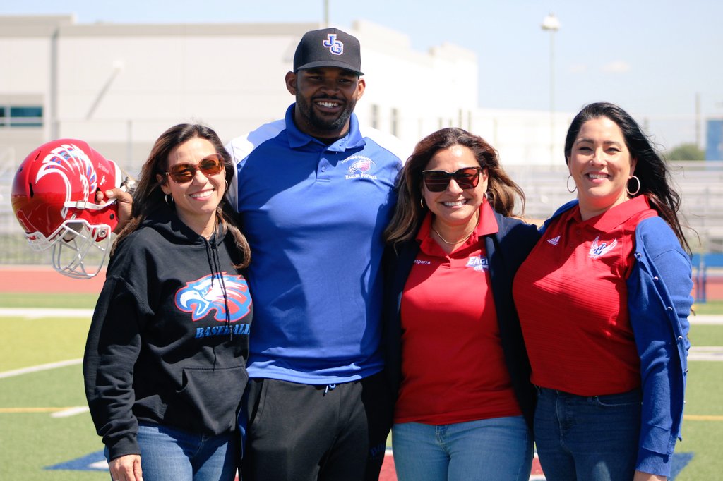 Today John Glenn High School announced <a href="/ElijhaaP/">Elijhaa Penny</a> as our head football coach to our students, staff, and community! Looking forward to the 2023-2024 football season! 🦅 "Let's Go!"