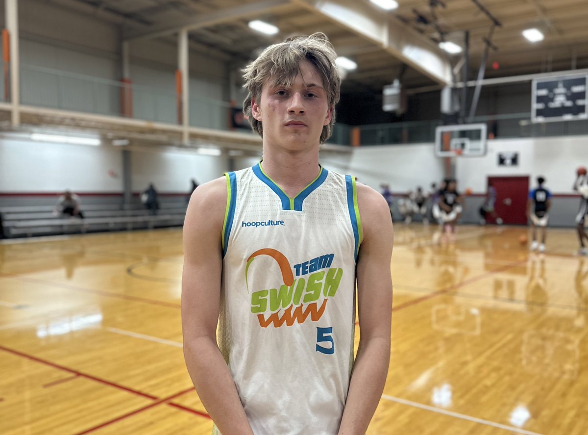 hoopseen's tweet photo. Unsigned senior Jacob Tiller with 18 points and a huge one-handed dunk near the end to propel Team Swish over HYPE Hawks. https://t.co/XPObbwAyJ2