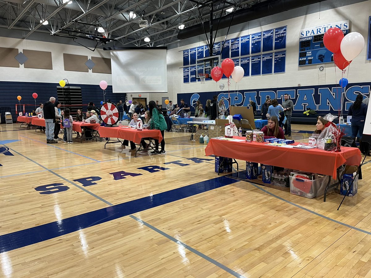 NJspartascience's tweet photo. I’m not sure who had more fun, the students, parents, or teachers! Our Family STEAM night was an absolute blast!! @MatthewLBeck @Sparta_Schools @MASSPARTA @PMillerAES @PrincipalLayman @lkasa23 @SpartaMath https://t.co/G13DaSERSs