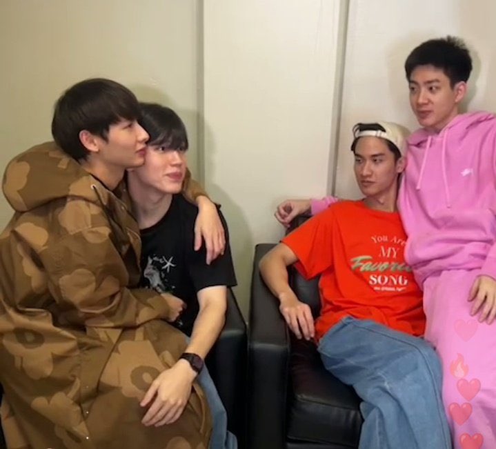 hippoyayee's tweet photo. ถ้าได้โซนที่ต้องการแจก 500 + ทำกอว 300 ชิ้น (คละๆกัน) เหมือนที่บนไว้ว่ามีคอน 555555555555555555 อยากเจอๆ เมนยยกับลูกๆ + ลูกเขยคนโปรดแล้วค้าบ 🥺

📍รีโพสต์นี้ค่ะๆๆ หาอันเดิมไม่เจอละ
#BelucaConcert https://t.co/QVPzMUSzlh