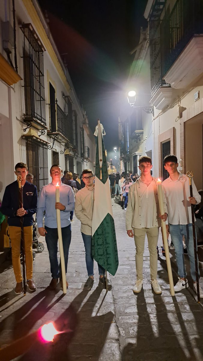 gjelcampillo's tweet photo. •En el día de hoy una representación de nuestro Grupo Juvenil a acompañado a nuestra querida @Humildad_Utrera en su salida procesional. 

¡Que el señor de la Humildad os siga dando siempre muchas fuerzas y Salud! https://t.co/RbiagMJe8f