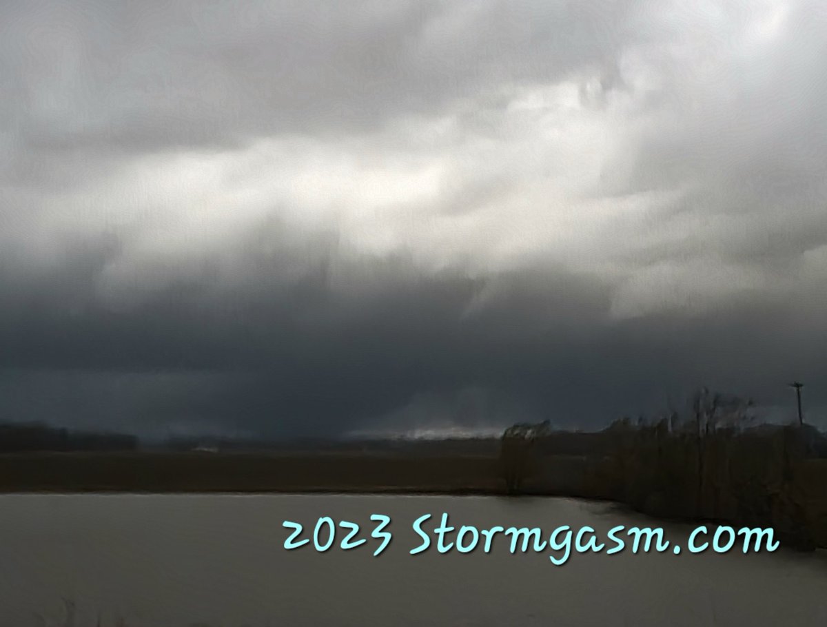 Storm Captures Pictures/Videos on Twitter "RT SimonStormRider