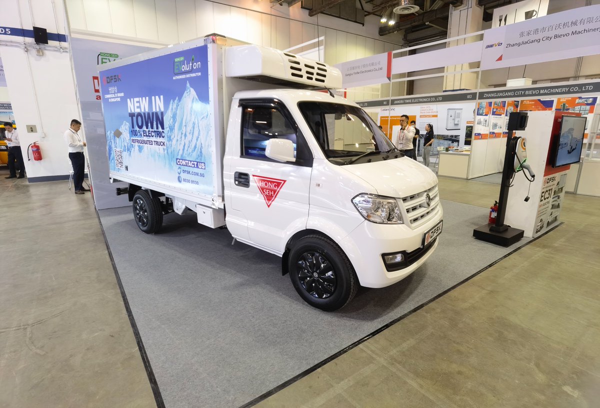 On March 22, local time, DFSK Brought Its New Energy Commercial Vehicle EC31 to The Singapore Electromechanical Exhibition.