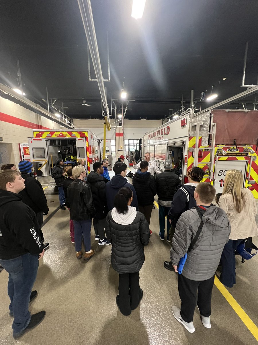 mrsstratton03's tweet photo. Thank you to Chief Stratton and the Plainfield Fire Department for teaching us all about the fire station on this week’s community trip! 🚒 @d202schools @CougarCulture @PSCougars https://t.co/WqYngGa4Kg