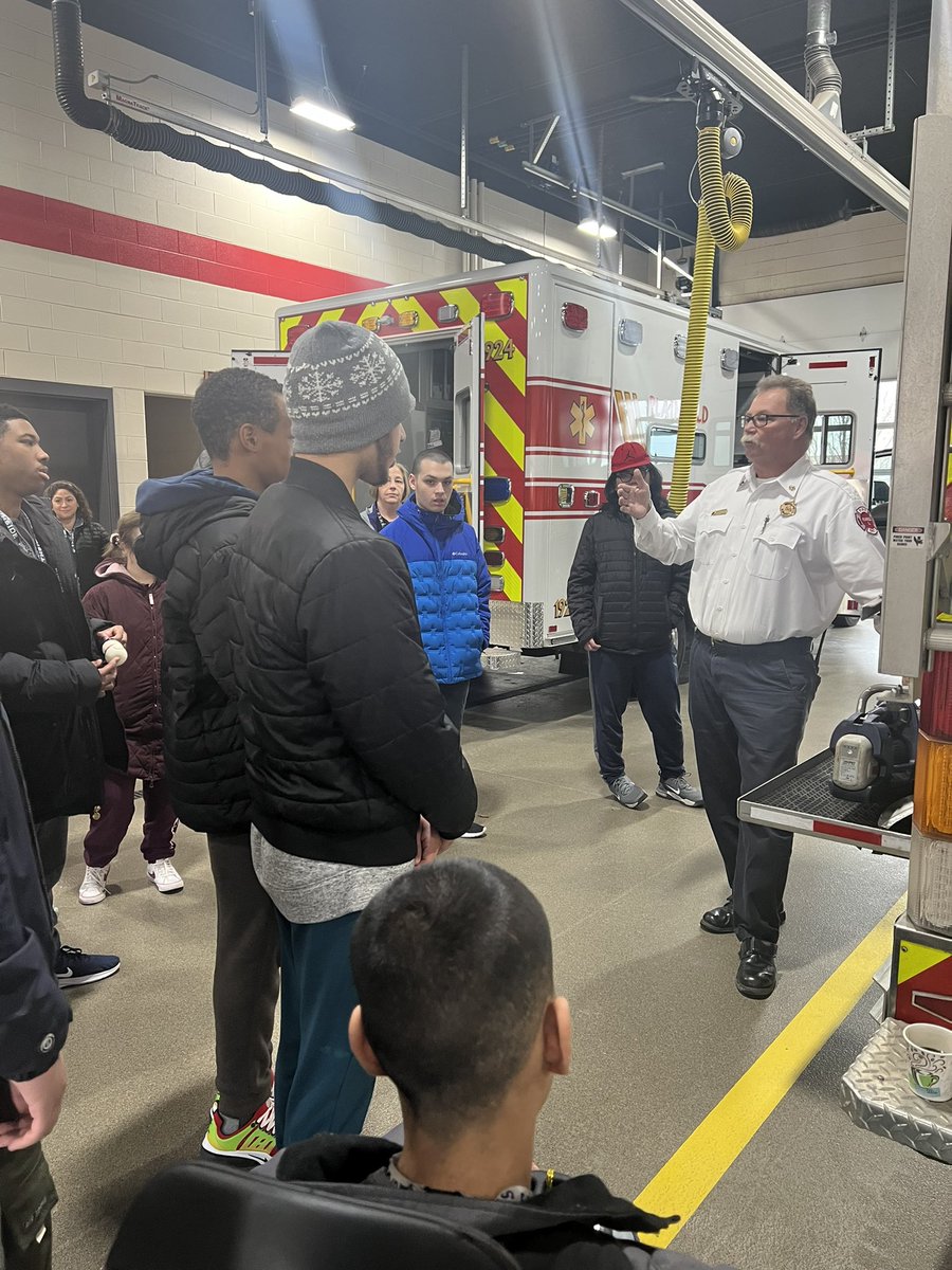 mrsstratton03's tweet photo. Thank you to Chief Stratton and the Plainfield Fire Department for teaching us all about the fire station on this week’s community trip! 🚒 @d202schools @CougarCulture @PSCougars https://t.co/WqYngGa4Kg