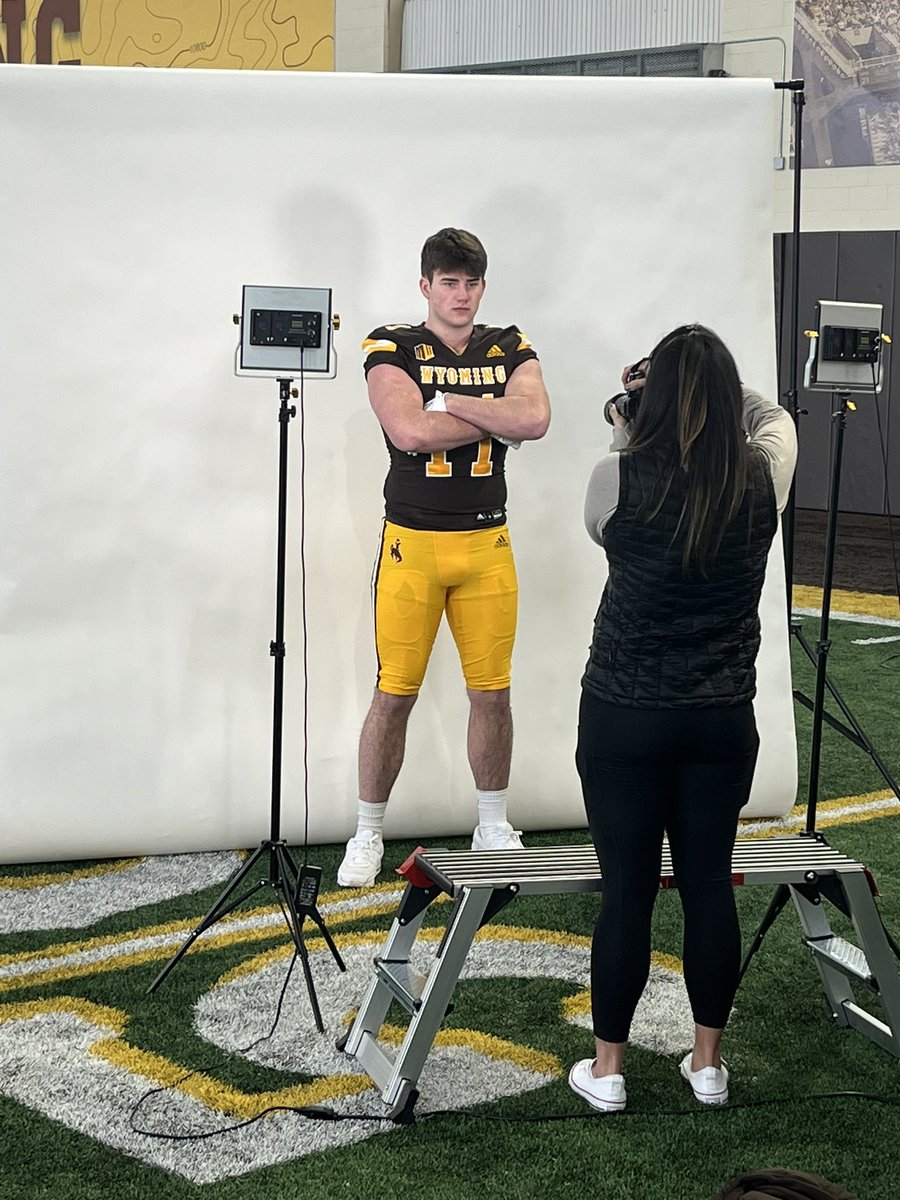 Thank You @CoachTimWYO and @CoachTJLucas and the Wyoming Staff as a whole for having me out! Absolutely loved it and can’t wait to be back. <a href="/CoachPierskalla/">Andy Pierskalla</a> <a href="/jtmontifb/">Jason Telecky</a>