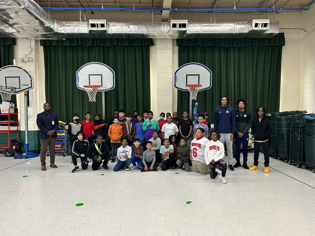 dwillisnnps's tweet image. March #MATHNESS begins! 🏀Making all #math “swishes” come true! Thanks Coach Santos, Wayne Santos, Jr., Chaunce Jenkins @ODUBasketball &amp;amp; Trevor Smith @NNPSWoodside State basketball #Champions HOOPtacular day! Charge: #CommitToGreatness Don’t forget to #win! ♥️@thatssolisa2019