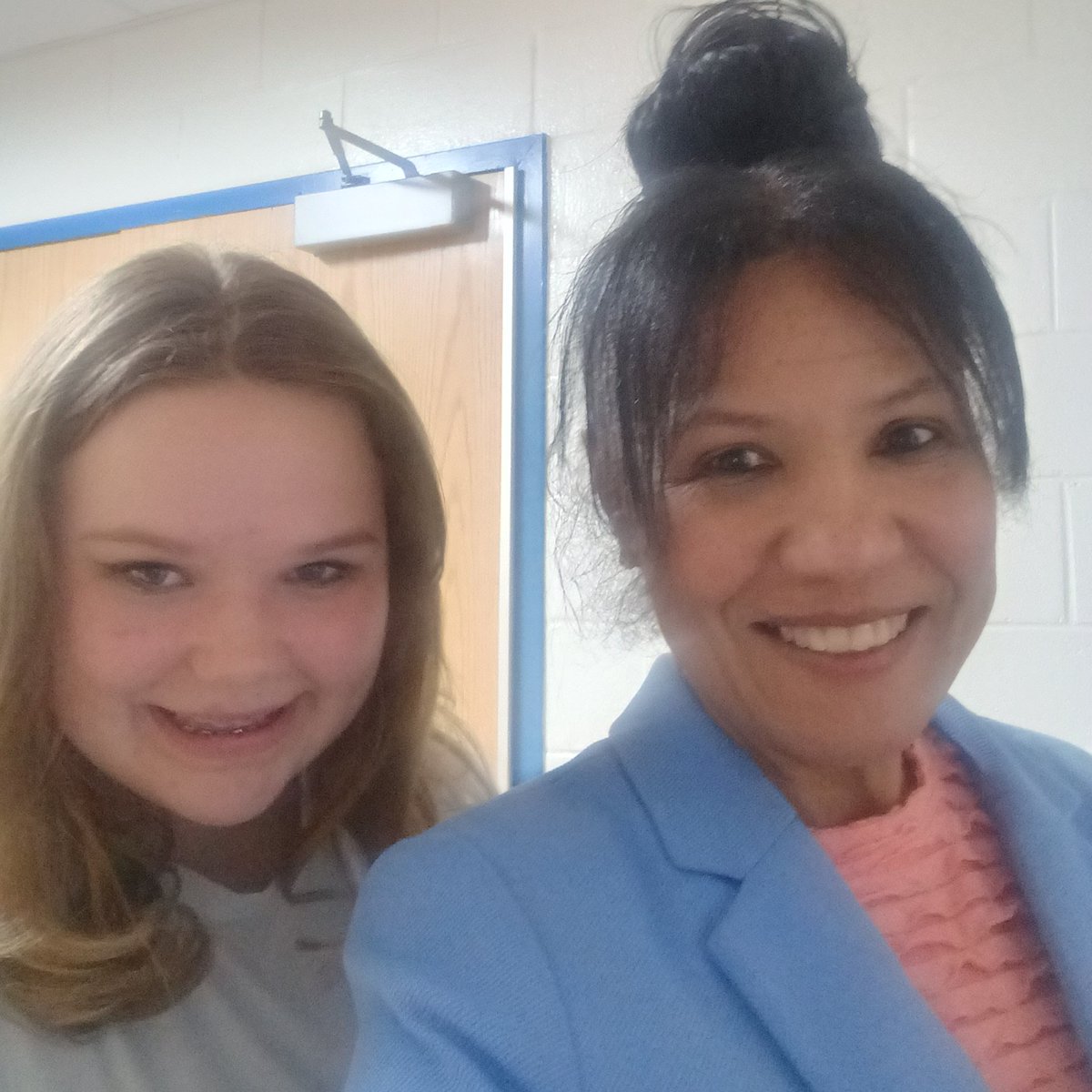 cpsbulldog's tweet photo. A great time was had by all this evening with friends coming from near and far for the amazing production of Bye Bye Birdie! #cpspride! https://t.co/MgIuphlNir