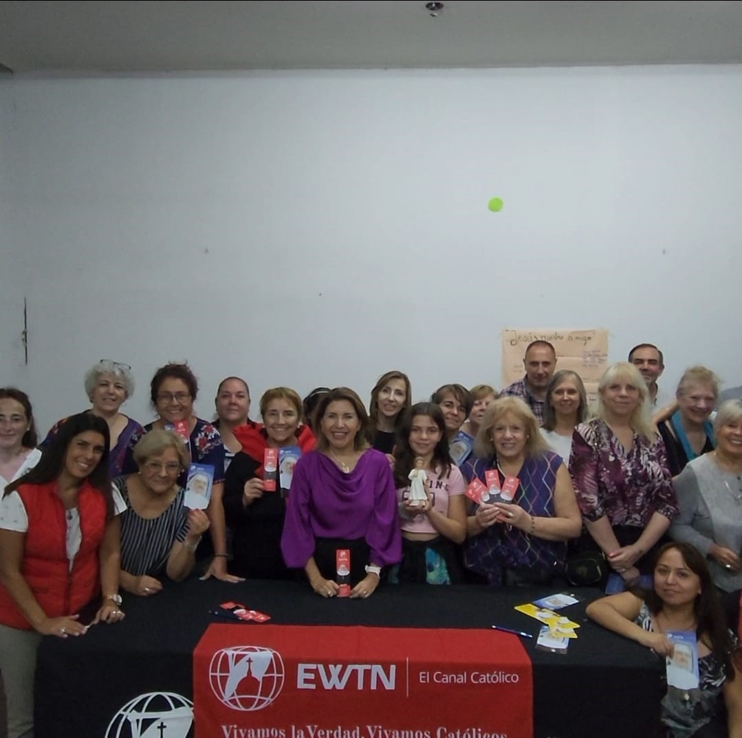 EWTNamis's tweet photo. Encuentro de EWTN con Amigos Misioneros en la parroquia Santiago Apostol y San Nicolas en Mendoza, Argentina. https://t.co/FihJNXt0iV