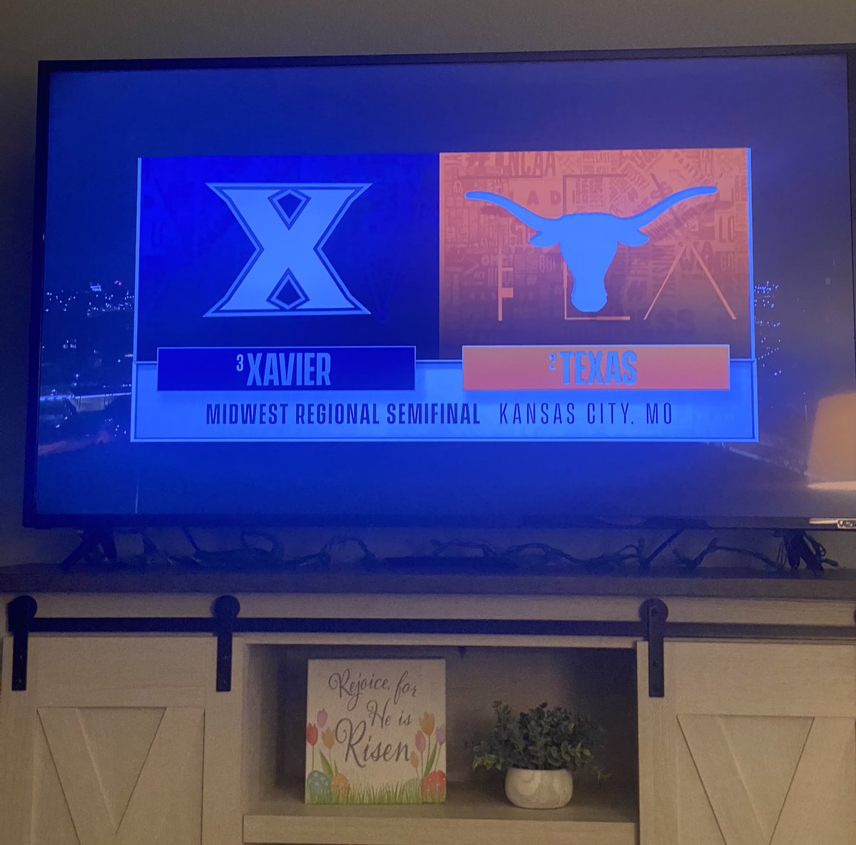 collecttoppgunn's tweet photo. Here we go Longhorns! Hook ‘em now the top seed! #HookEm #Longhorns #MarchMadness #ncca https://t.co/ig9B5t2QCU