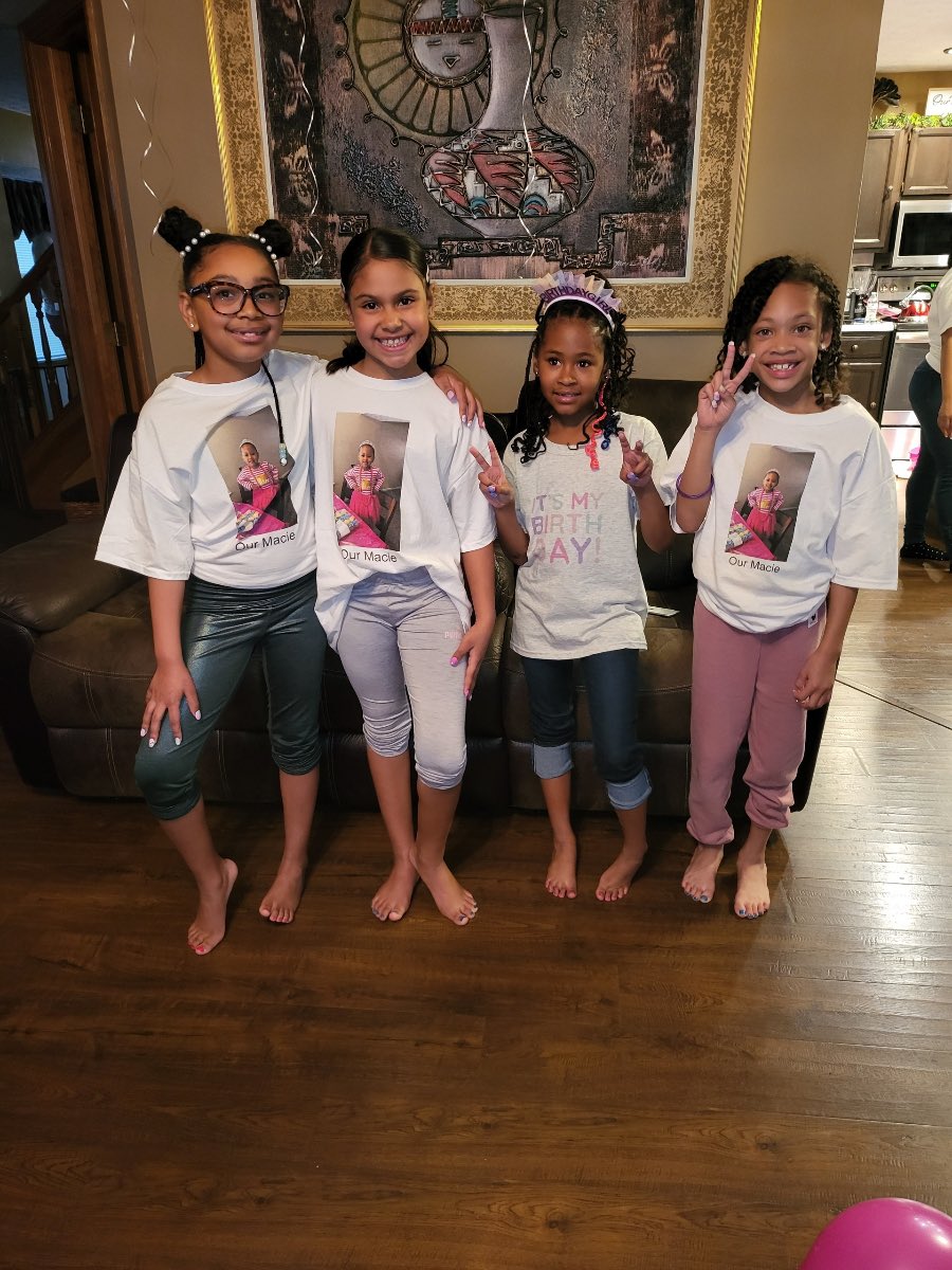 JUSTDOITSULLEY's tweet photo. Words can’t express how locked in we are on ensuing our daughters stay connected. #starting5 #ourshootingguardpulledahammy #maceday spa day https://t.co/JWh4CYhpY8