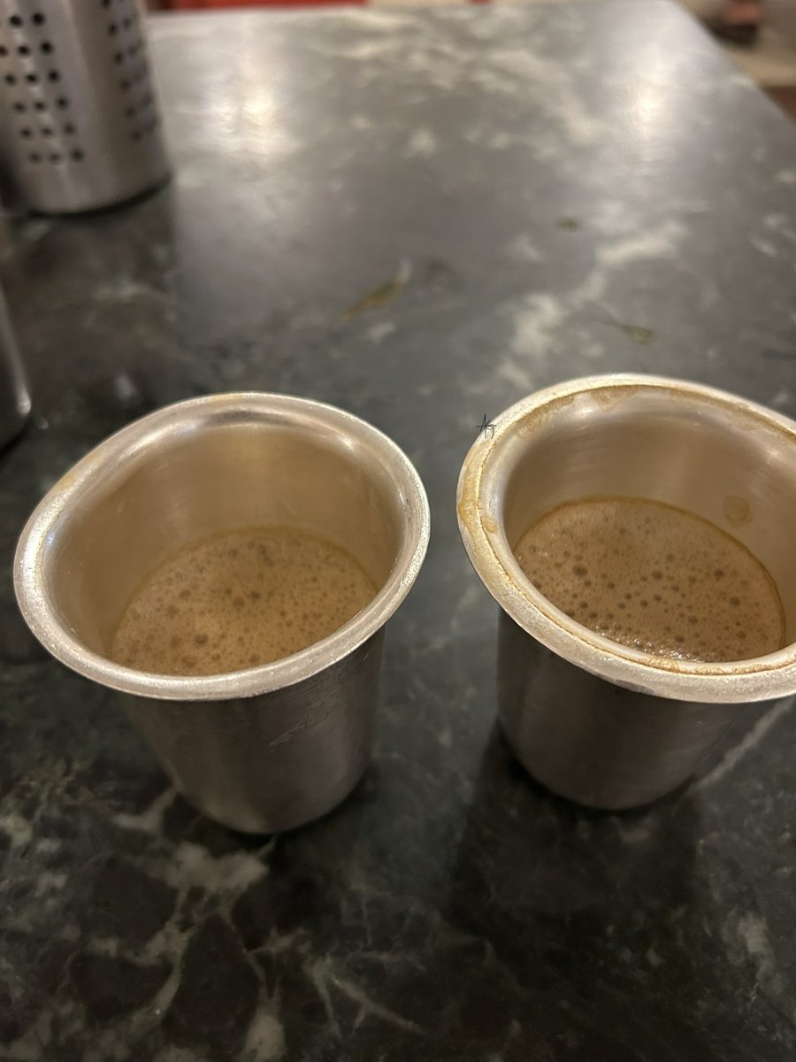 PantryCar's tweet image. Wish they give a silver Dawara! 😕😀

Team Kaapi! 

#Coffee #FilterKaapi #Bengaluru #Lalbagh #MTR #Mavalli #TeamCoffee