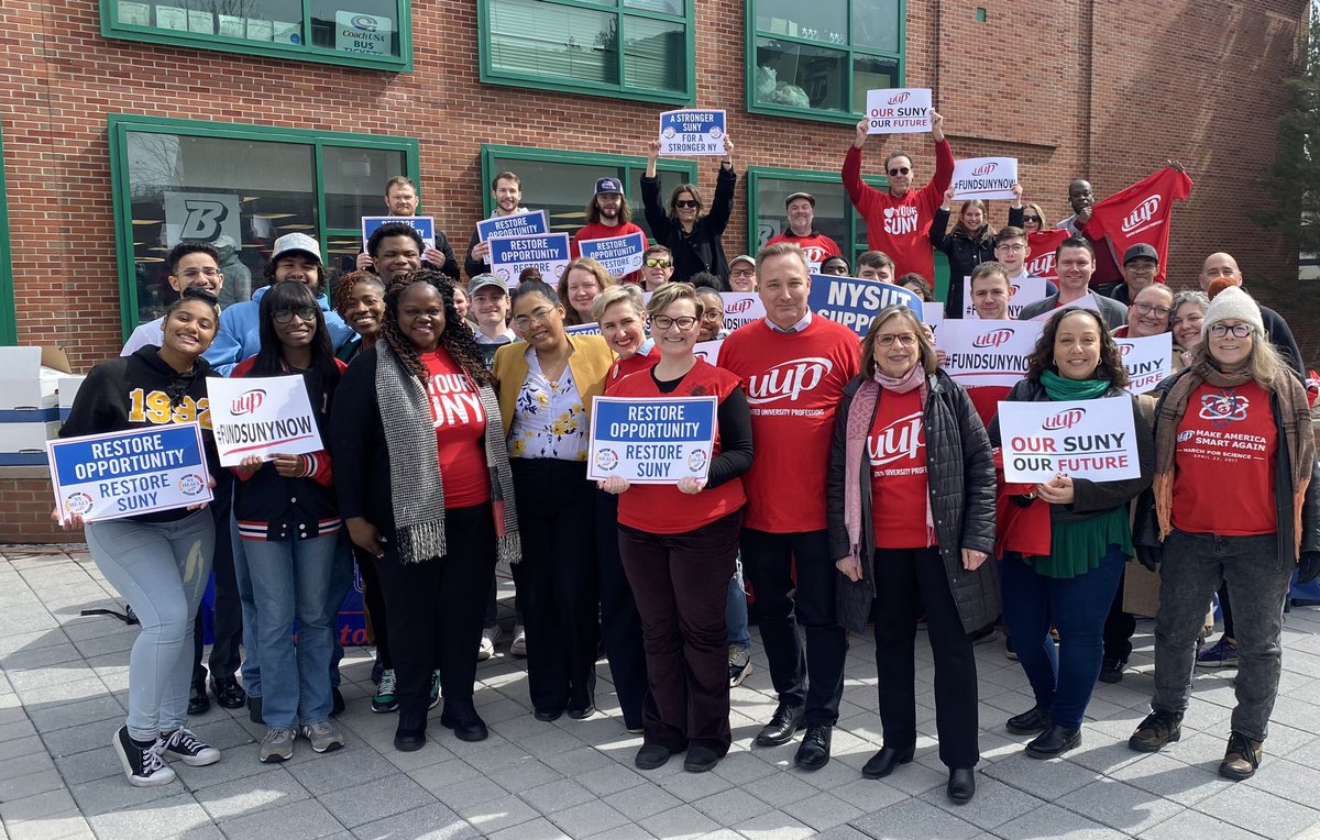 DonnaLupardo's tweet photo. Joined @SenatorLeaWebb, @uupinfo, and students advocating for @SUNY in the state budget. We need to #FundSUNY! https://t.co/HmyXEDhSnx