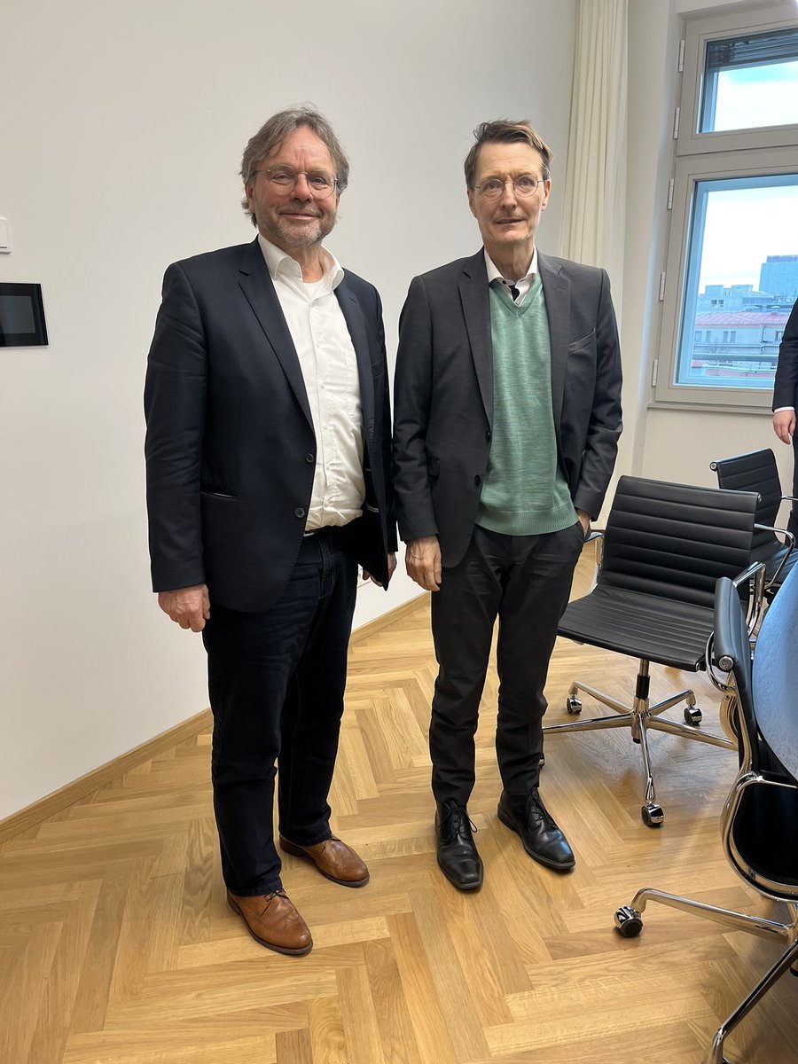bagfw's tweet photo. gt Heute Gespräch des  #BAGFW-Präsidenten mit dem #Bundesgesundheitsminister zur Finanzierung der Altenpflege und zum Arbeitskräftemangel. Analysen sind ähnlich aber für nachhaltige Lösungen fehlt das Geld. Wahrscheinlich schwierige Jahre vor uns. https://t.co/oNEYkfCYU1