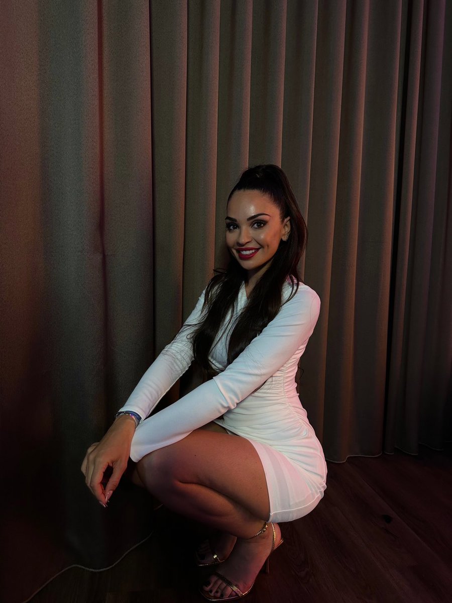 Noche @vanityfairspain 🌟

Gracias por invitarme, bailé hasta quitarme los tacones  🔥