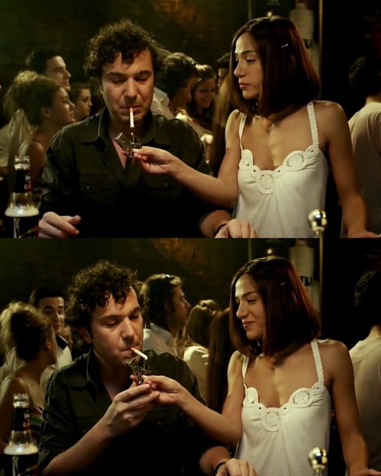 Sonra biter tüm filmler
Sen gidersin, ay tutulur