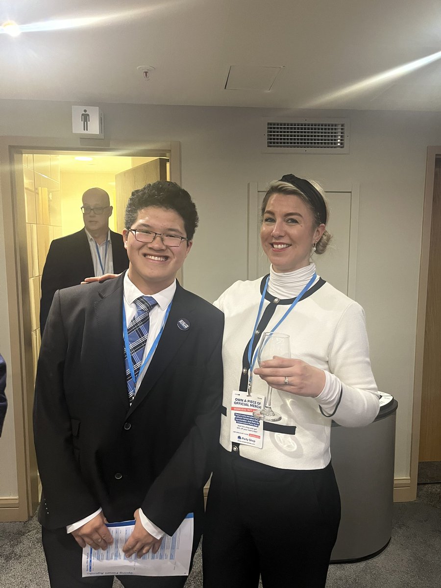 MiekaSmiles's tweet photo. Great to meet @Jay10_6 tonight at the @Conservatives Spring Forum. https://t.co/7tYQZE2Ubm