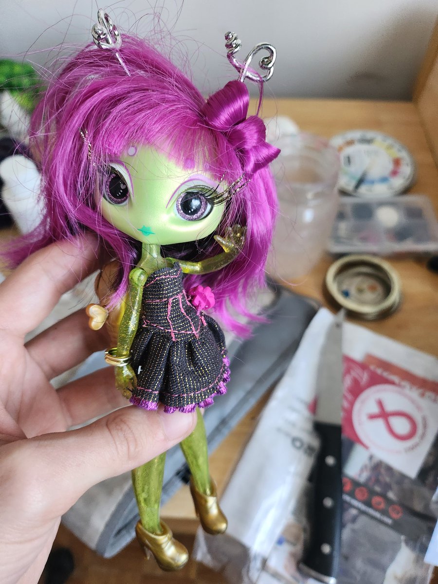 quazar_jpeg's tweet photo. Omg i found this while searching into my old manga boxes.. OMG I STILL HAVE HER #novistardoll #novistar #dollcollector 
bought her when i still worked at walmart 😭 https://t.co/7fHRzS1Mqp