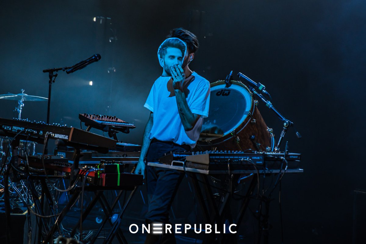 darkchoco_17's tweet photo. A month ago, @OneRepublic was show in Jakarta, Indonesia. 
Sooo sooo sooo good memories for me. It was like 10 years, the last they're visited Jakarta. 
And hope you guys keep doin' Asia tour and write Jakarta on the list. 🤍🤍🤍🔥

Sorry about the traffic, Sir. 💁🏾‍♀️
@RyanTedder https://t.co/KWYhDyabeX