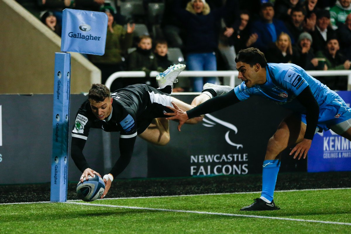 NCL_RedBulls's tweet photo. FT: Newcastle Falcons 17 Gloucester 12.

Playing for more than an hour with 14 men. 

An immense effort, fuelled by incredible support.

That was unreal! https://t.co/UlntnvOZAi