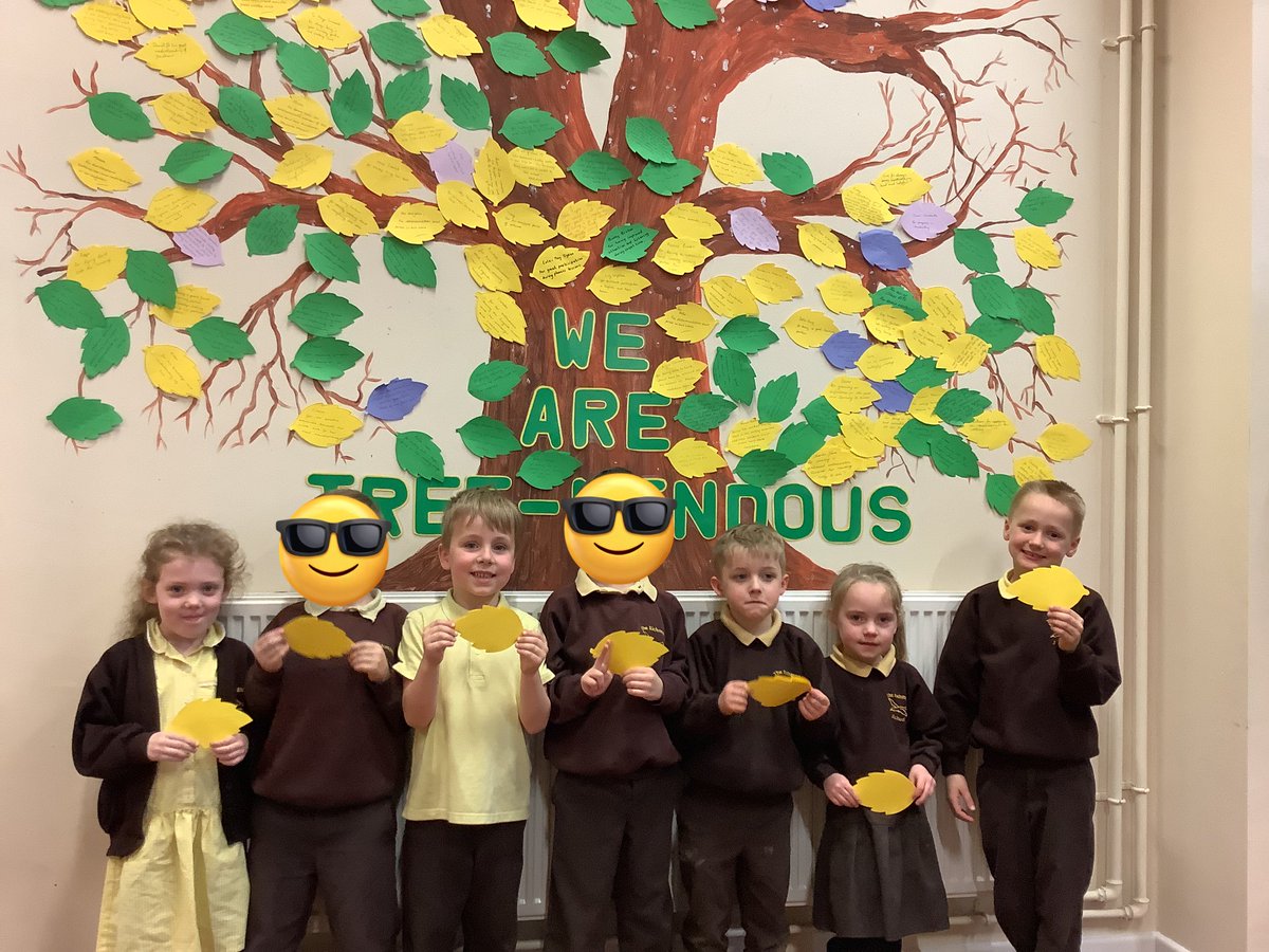 TheRichmondPri's tweet photo. Here are our #EYFS and #KS1 award winners from #CelebrationAssembly #TheGoldenLeaf #TheGreenLeaf #Awards #Achievements #Positivity #Progress #English #Maths Great things are achieved in little steps. https://t.co/eBJVLy4QKk