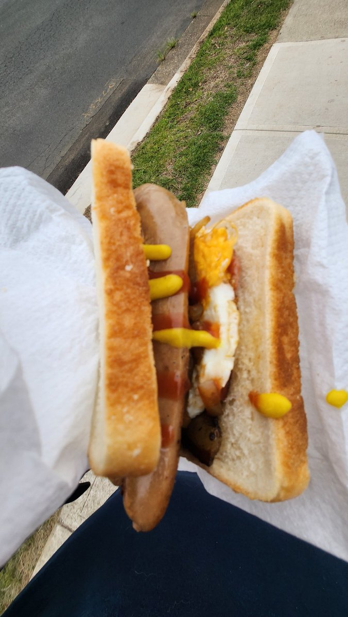 TheDogsBreakky's tweet photo. Early morning Deluxe Democracy Sausage.
Fellow NSWers, don't forget to go vote out the fuckwits today!
#NSWStateElection #Democracy #DemocracySausage #Perrotwat https://t.co/TTaQWUKMmq