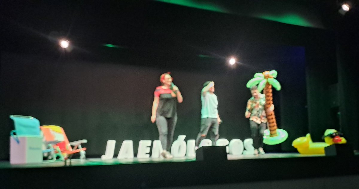 Por fin he visto #Jaenólogos. 
Divertidisidima sesión de Humor con estos artistas de nuestra provincia de Jaén:
 <a href="/EVAYQUE/">EVA Y QUÉ</a>, Guelmi, y <a href="/RafaFriasComico/">🎙Rafa Frías - Monologuista</a>