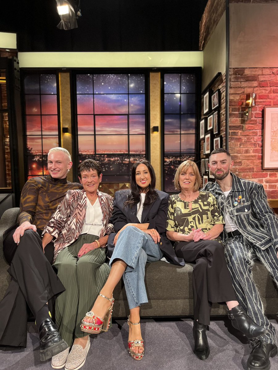 RTELateLateShow's tweet photo. It’s a Cork takeover tonight 🔴⚪️ #LateLate https://t.co/UMubjMFfFd
