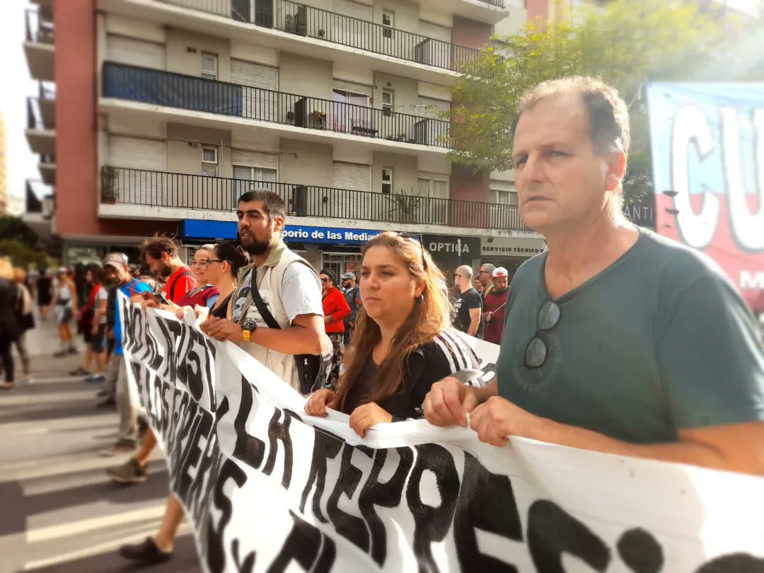 rociogarciaokk's tweet photo. Gran columna del Partido Obrero en Mar del Plata este 24 de marzo a 47 años del golpe genocida. Basta de ajuste y represión de los gobiernos y el FMI✊🏽 30.000 presentes! https://t.co/S1gh37gZnG
