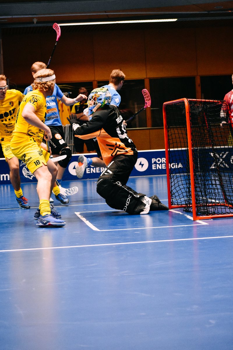 FBCTurku's tweet photo. Beecee hiljentää perjantaina Porin urheilutalon ja lähettää Karhut kesälomille. Lue rapsaa sivuiltamme: https://t.co/FRgyF20mJH

#salibandy #fliiga #oxdog #boltworks https://t.co/lVND9fzZPx
