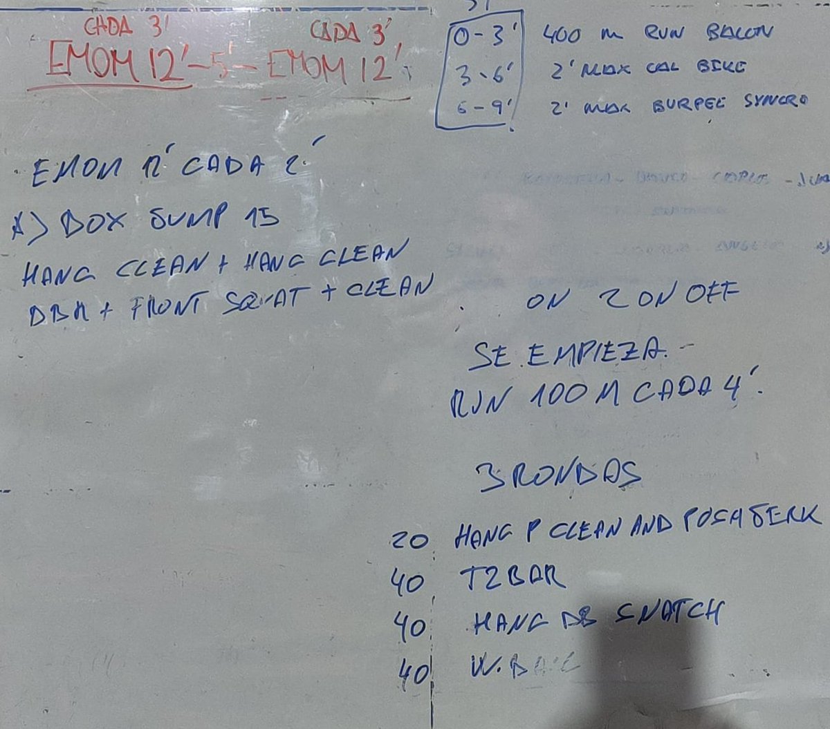 VenancioGalan's tweet photo. También hago #crosffit, hemos tenido dos horas de entreno: Fuerza RX y Wod RX en equipos. Nuestro equipazo ha acabado primero, hemos muerto, pero hemos hecho todo dentro de los 30 '
El mejor deporte para evadirte de tanto trabajo ;) https://t.co/7ETyIA0OPr