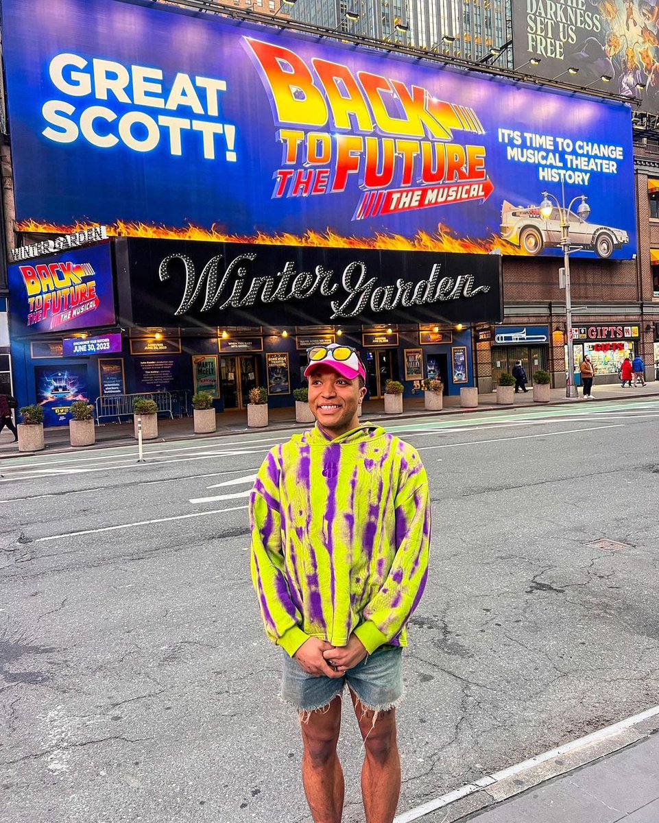 The residents of Hill Valley have begun to assemble at the Winter Garden!