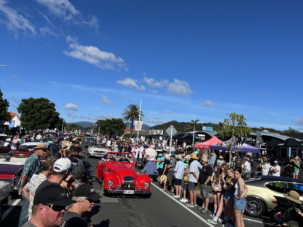 tmurphyNZ's tweet photo. Fabulous day to burn fossil fuels #BeachHop , Whangamata https://t.co/L1lHWDltav