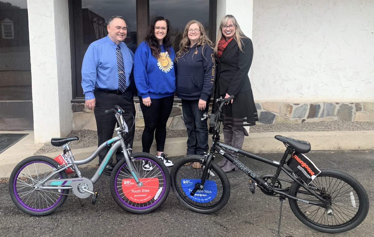 BooneMemorialWV's tweet photo. BMH is pleased to donate a boys and girls bicycle to the new POND Community Organization. The bicycles will be given as prizes at the POND community egg hunt on April 1 at the Wharton Community Center.

Best of luck to the POND Community Organization!

#BMHWV #ChooseBoone https://t.co/0P1TwSVlIW