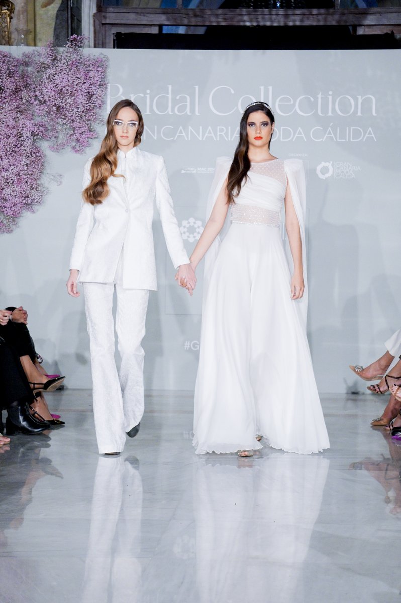 GranCanariaMC's tweet photo. #GranCanariaBridal ✨#OgadeniaCouture presenta «Clásicos que enamoran» , una colección basada en patrones de moda que hicieron historia versionados en esta ocasión por la diseñadora.✨
#GranCanariaMC #ModaCalida #GranCanaria #LasPalmasdeGranCanaria #Pasarela #Moda #novias #bride https://t.co/mSxPXekuoN