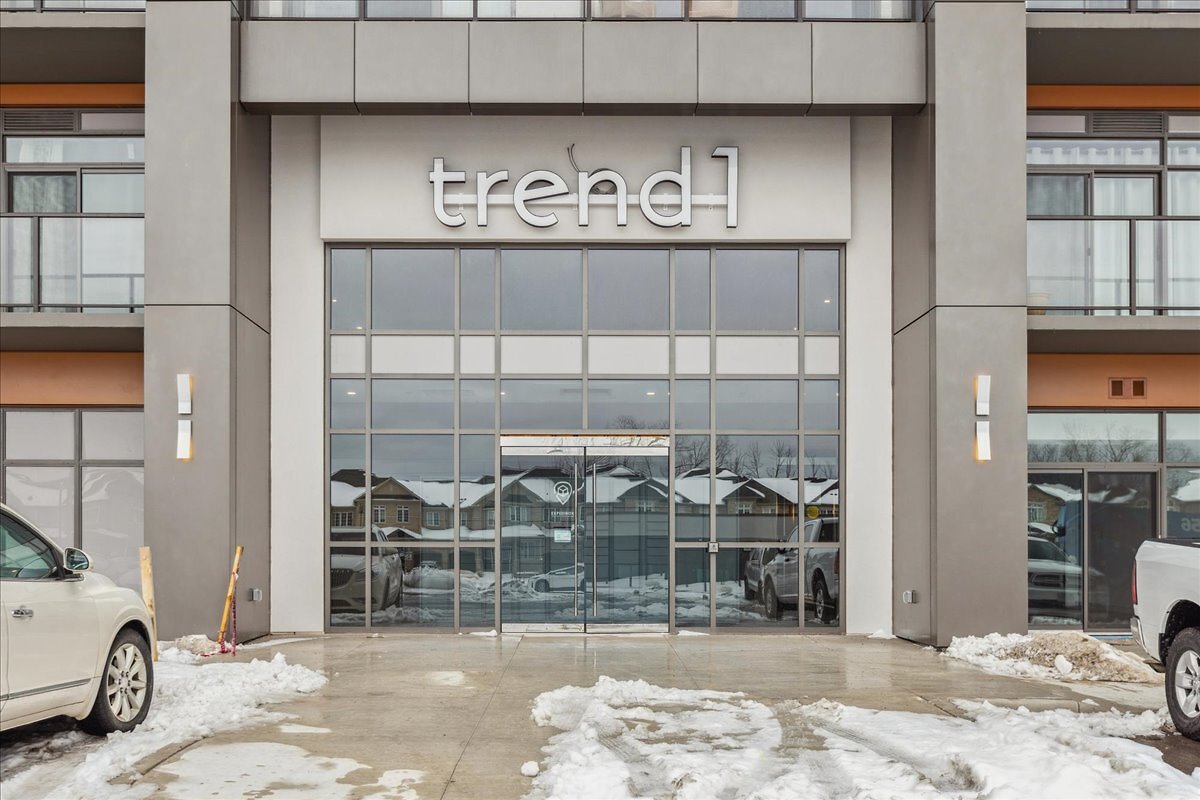 ChachadSoni's tweet photo. Check out this home! Stunning views of the escarpment! This upscale and rarely available 1 bedroom plus oversized den (11'3" x 7'7") and 2 bath layout offers panoramic, unobstructed views of the Niagara Escarpment. Perfect as your .. https://t.co/9tx2majlgS https://t.co/HEYd6m9VX3