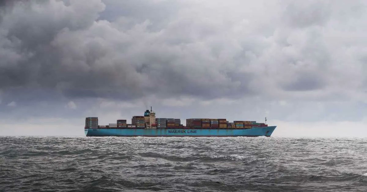 MarineInsight's tweet photo. Maersk Signs MOU With Shanghai International Port Group On Green Methanol Bunkering 

...Check Out this article 👉https://t.co/99rNr8UgPB 

#APMoller #Shipping #Maritime #MarineInsight #Merchantnavy #Merchantmarine #MerchantnavyShips https://t.co/CHuEC3pC4t