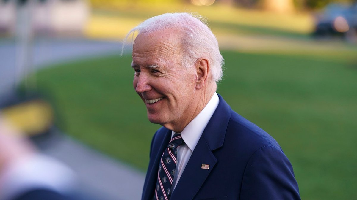 thehill's tweet photo. Biden on banking response: "We’ve done a pretty damn good job" https://t.co/sXjGrQ9xWs https://t.co/iJDh4Cz6L1