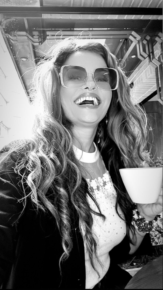 AuraCristinaGeithner on Twitter: "Beauty & Mood 🦋 @crissgeithner Smile