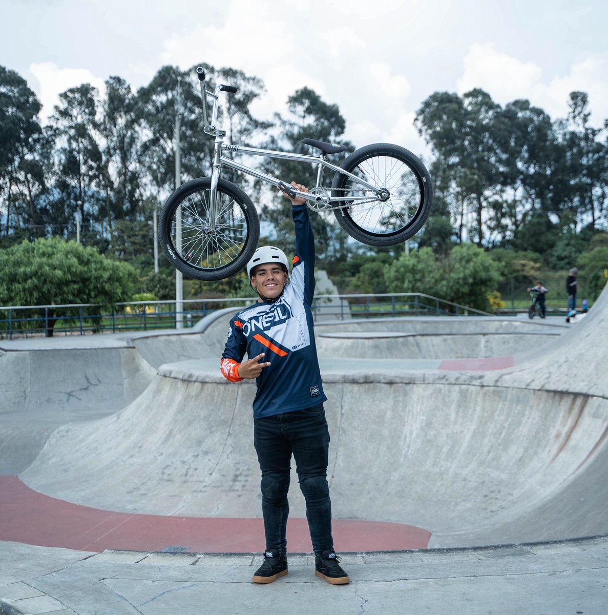 Welcome to the Team Colombian shredder Luis Rincon bmx so happy to have this gifted technical rider onboard. He’s got himself a full chrome Total BMX setup.
Can’t wait to see his welcome edit 🔥 #totalbmx